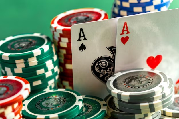 Bandar Poker hand progression showing community cards, player actions, and pot accumulation on lotto hk